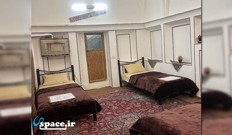 نمای داخلی اتاق پاقپون اقامتگاه بوم گردی صادقی کاشان - اصفهان