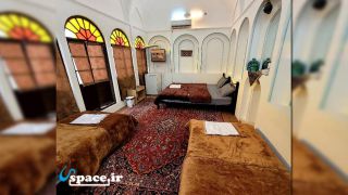 نمای داخلی اتاق سوریجان اقامتگاه بوم گردی صادقی کاشان - اصفهان